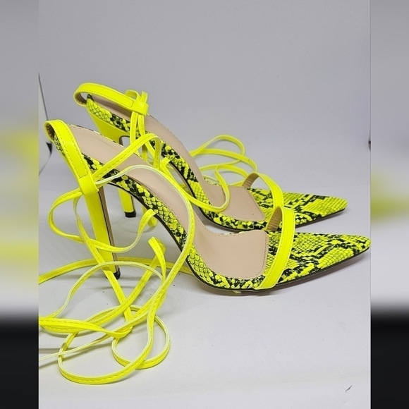 Women's Yellow Snake Print Stiletto 4' Heels Sandals - Picture 1 of 6